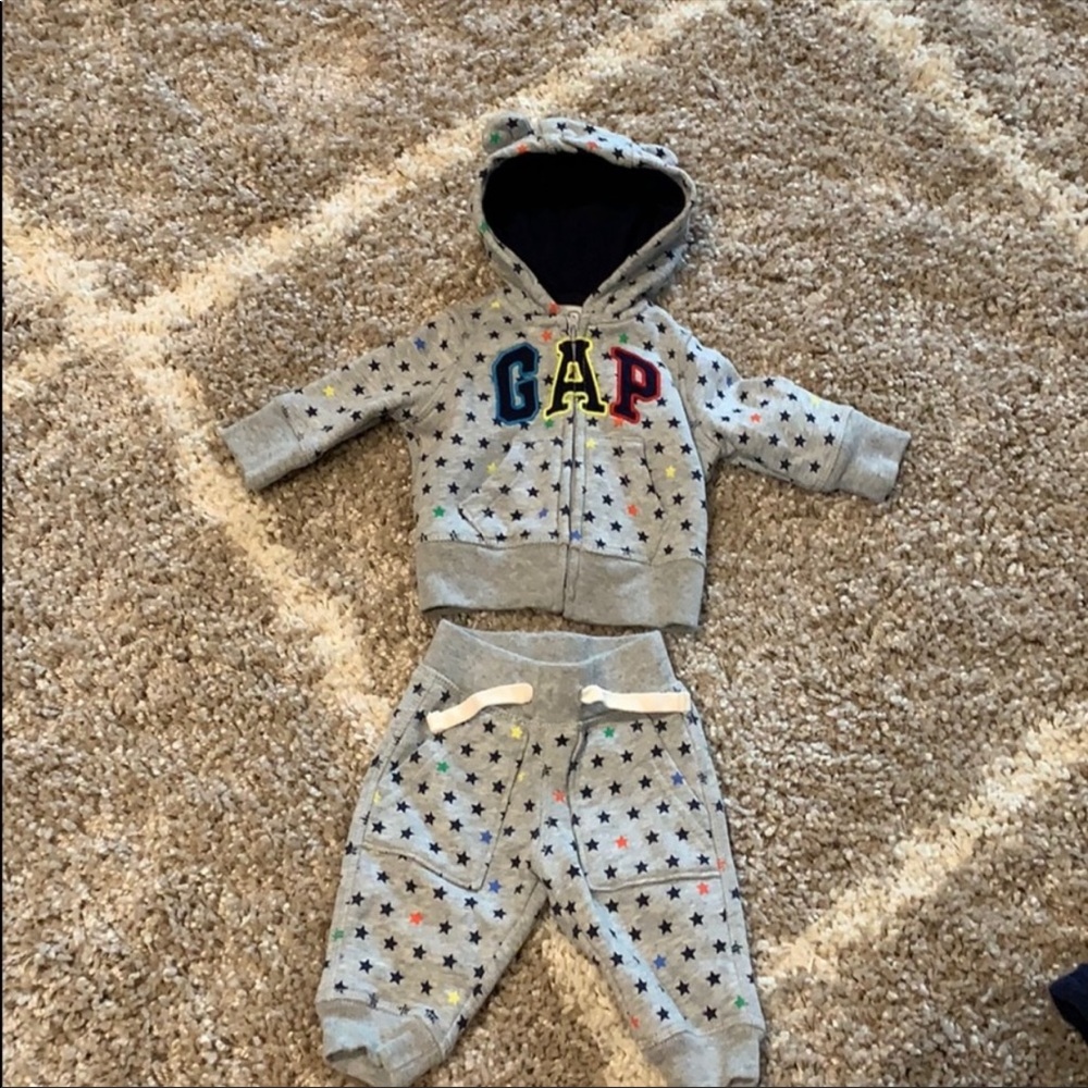 🆕Baby Gap- matching sweatsuit